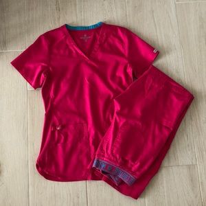 Med couture scrub set - never worn!